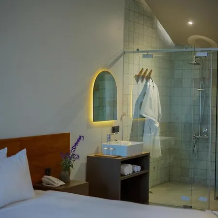 Agua Hotel